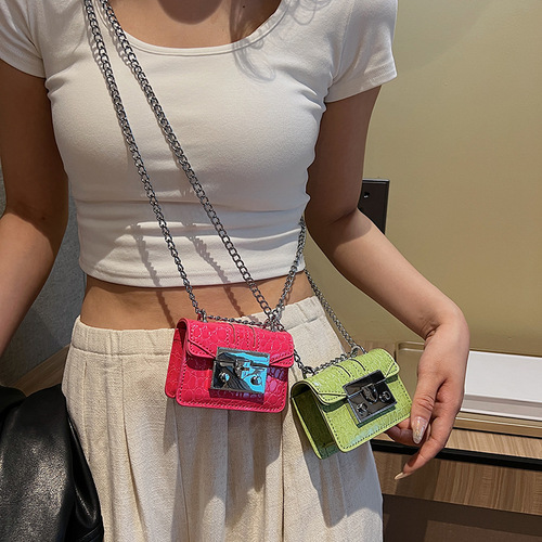 Mini chain bag for women,  new Korean style, minimalist small square bag, high-end crossbody bag for niche fashion.