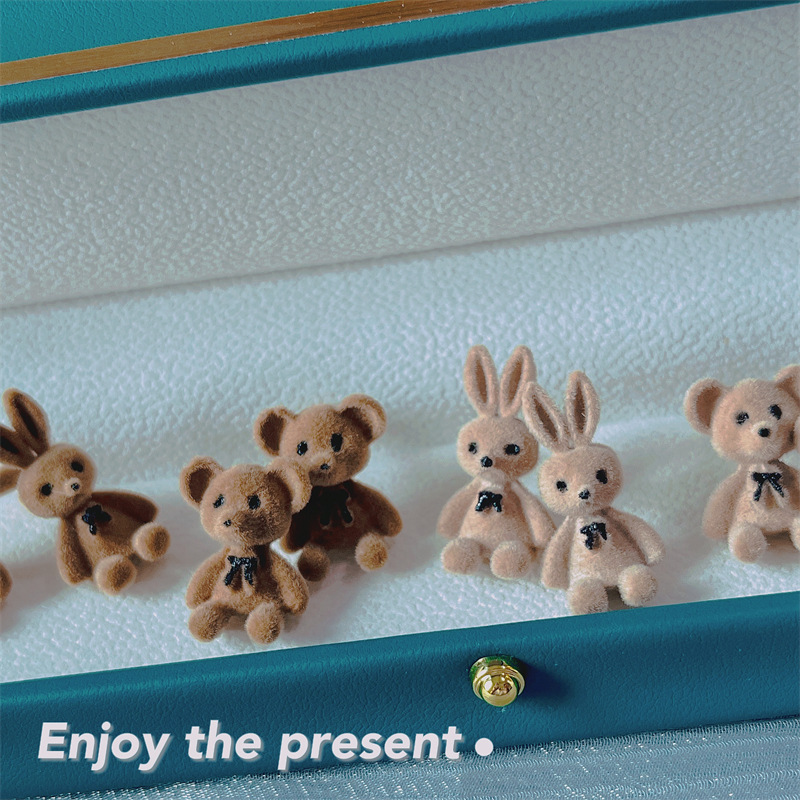 Pendientes de Peluche con Diseño de Oso y Conejo, Estilo Coreano, Modernos y Lindos para Mujer, Pendientes de Peluche Tridimensionales con Diseño de Dibujos Animados, Versátiles y Accesorios