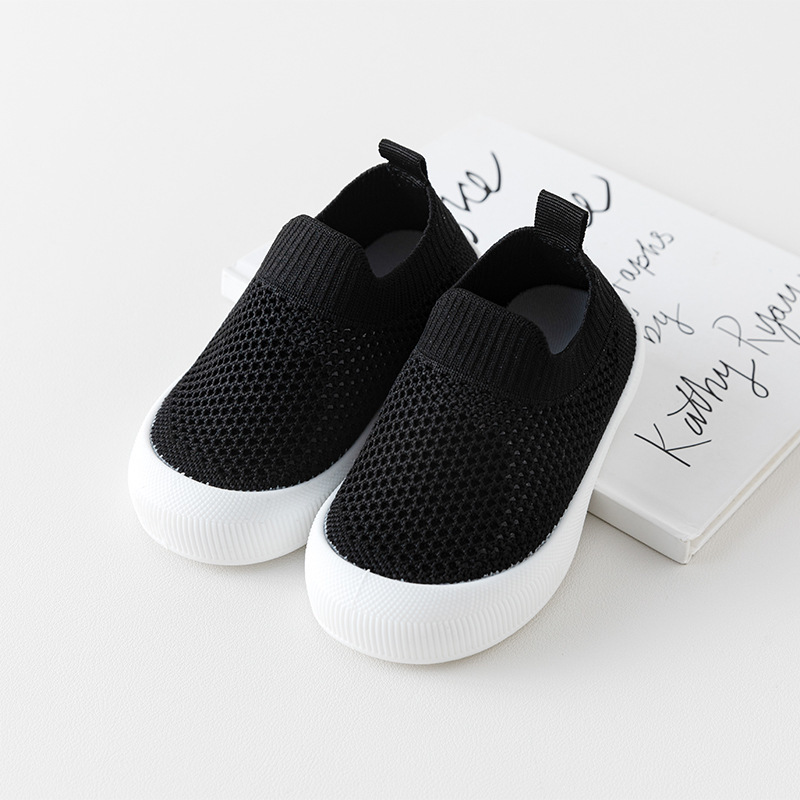 Primavera y verano zapatos de malla voladora transpirables para bebés zapatos para niños pequeños de suela blanda anticolisión para bebés zapatos casuales de azúcar para niños y niñas al por mayor
