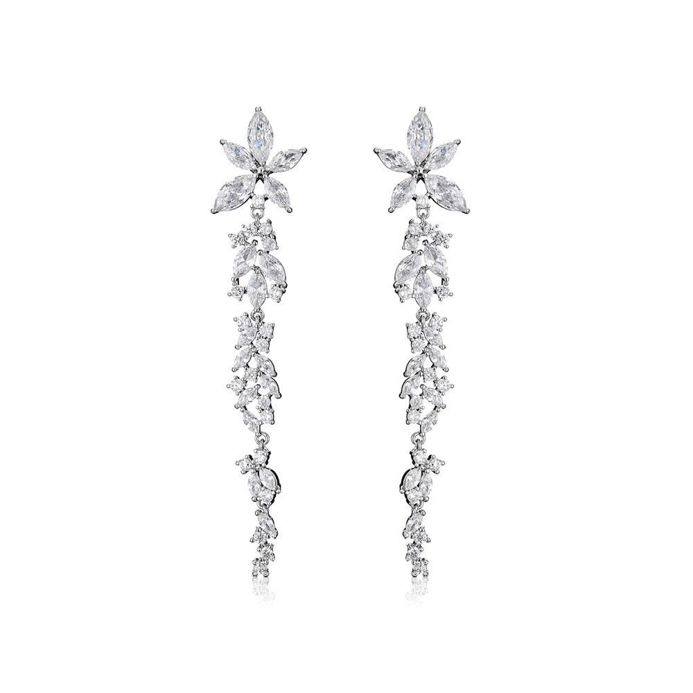 Pendientes largos con flecos elegantes y diamantes con aguja de plata Pendientes de todo fósforo de temperamento de nicho Pendientes simples y ligeros de lujo de alta gama Mujeres