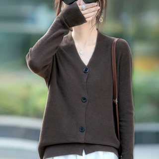 精纺羊毛针织V领开衫女春秋新款宽松显瘦保暖打底外套毛衣针织衫