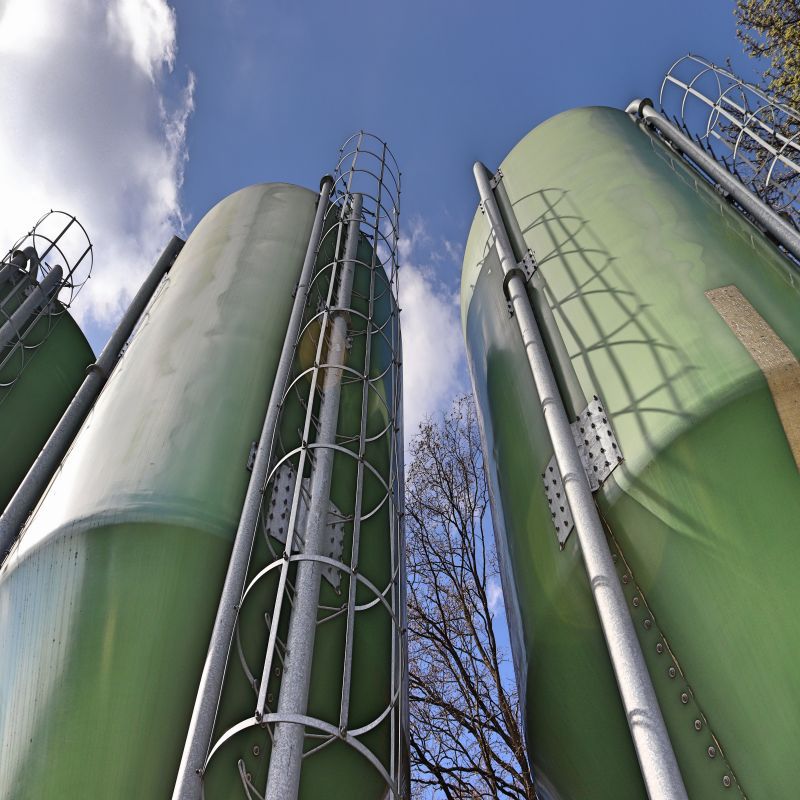 混凝土防护液，并具有能更长保护期的防水防腐涂料。