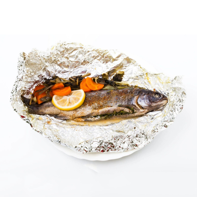 Papel de aluminio de grado alimenticio para barbacoa placa de horneado resistente a altas temperaturas a prueba de aceite no pegajoso pescado asado para llevar papel de aluminio comercial