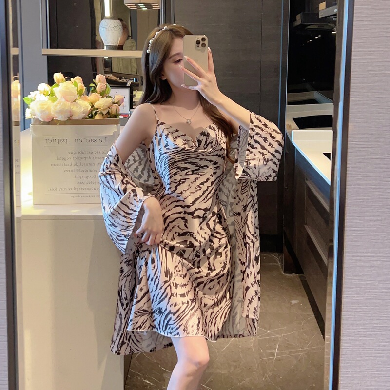 Summer pajamas women's thin silk-like sexy strap nightdress suit European and American leopard print elegant swing collar ice silk nightgown