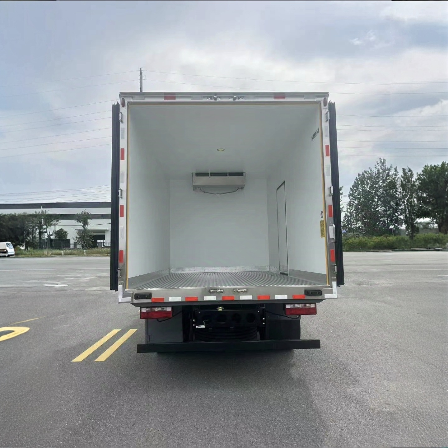 解放4.2米排半冷藏车 雪糕冰淇淋冷冻运输车 保温效果好冷链车