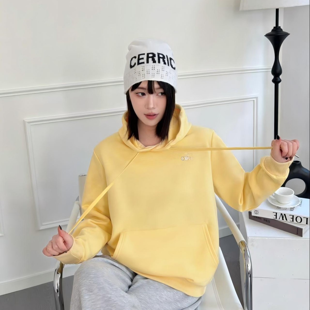 Spring and Autumn Basic Hooded Sweatshirt for Women, Small Logo Drawstring Hoodie, Loose Casual Sports Pullover Top