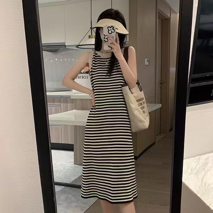 ZHIHE 니트 조끼 스커트 2024 봄 한국 캐주얼 중간 길이의 조끼 스커트 원피스 민소매 스트레이트