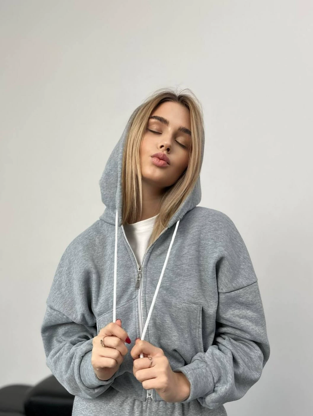 Короткая куртка‑худи на молнии, европейский стиль, однотонный повседневный свитшот
