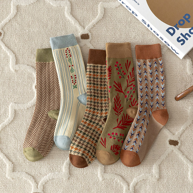 55g Weight Socks Classification Socks Lingerie Type Cotton Fabric Type A Pair Quantity Daily Occasion Comfort Function Multicolor Pattern Autumn&Winter Season Women's Gender Vacation, Simple Style Style Women's Vacation Simple Style Multicolor Cotton Crew Socks A Pair 无