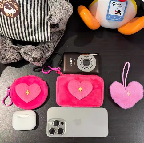 Customized New Models from the Source Factory: Wang Sulong Street Fashion Pink Heart-Shaped Camera Bag, Earphone Bag, Coin Purse Customized New Models from the Source Factory: Wang Sulong Street Fashion Pink Heart-Shaped Camera Bag, Earphone Bag, Coin Purse
