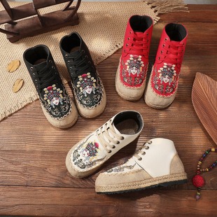 2025 Autumn and Winter Beijing Opera Face Embroidered Cloth Shoes Women's Ethnic Style Cotton and Linen Shoes Mu Guiying Flat Heeled Embroidered Shoes