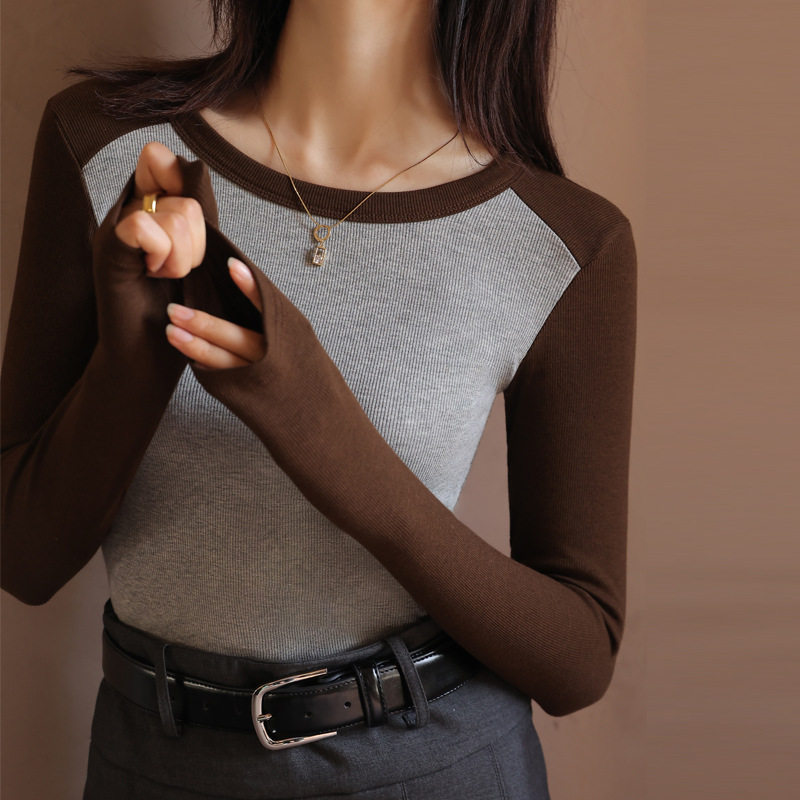 Tiktok popular costura contraste color hilo cuello redondo camisa de fondo desgaste interior de las mujeres Primavera, Otoño e Invierno estilo occidental de moda desgaste exterior manga larga image 9