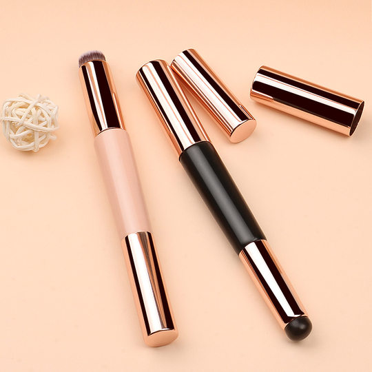 Explosive Double Head Silicone Lip Brush 2-in -1 Multifunctional Lipstick Concealer Brush with Cover Round Head Makeup Brush Beauty Makeup Tools