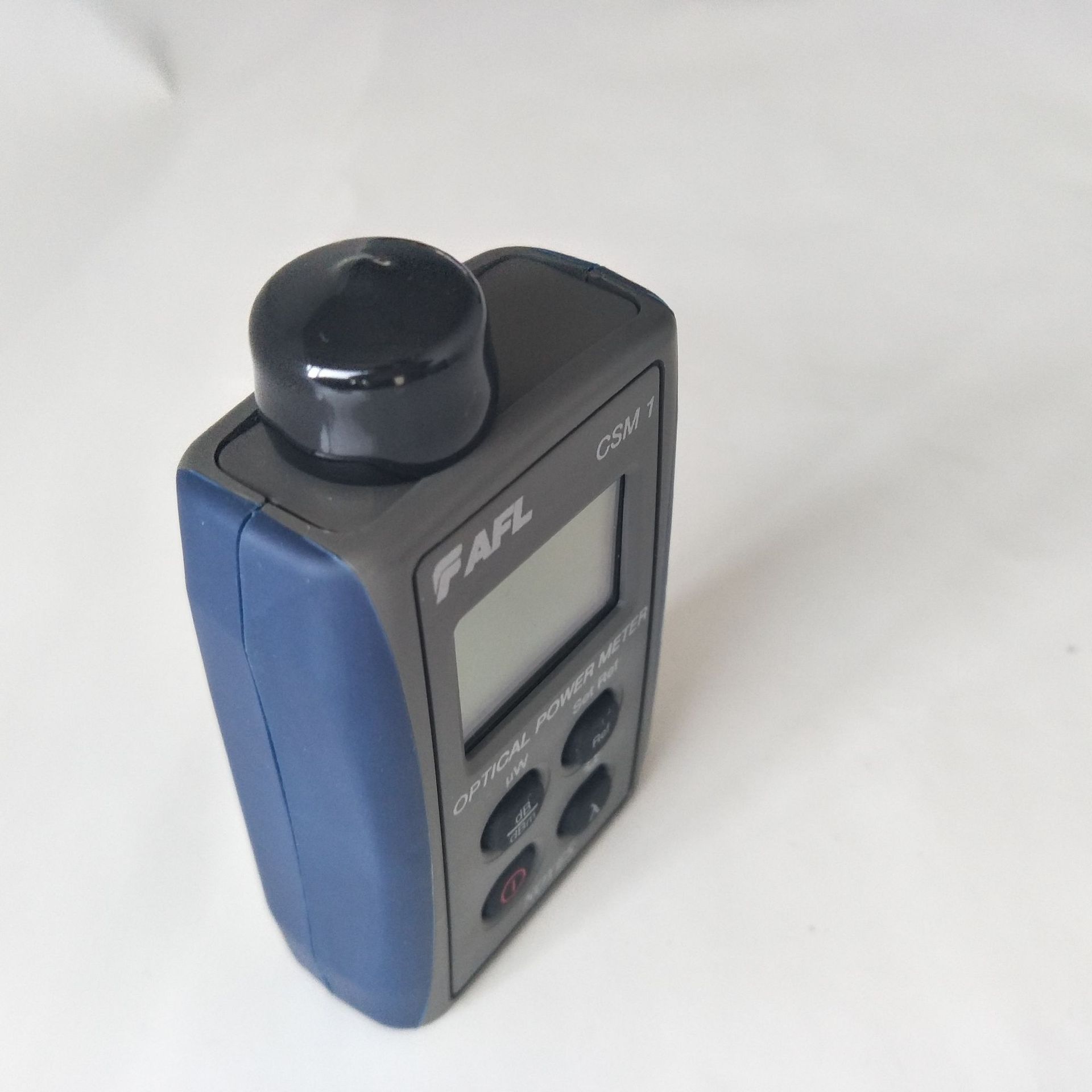 ��NOYES������˹�⹦�ʱ�CSM1 ��˥������������˹ �ɲ�980����