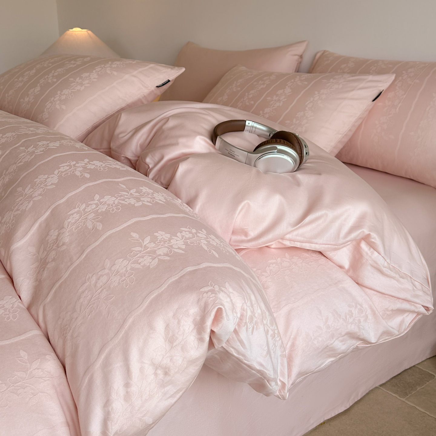 A clase Jacquard 60 cama de cuatro piezas de algodón 100% algodón ligero de lujo de alta calidad sábanas de cama de tres piezas