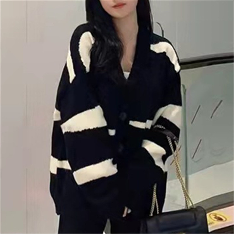 秋冬不规则条纹针织毛衣V开衫女2025穿搭外套法式宽松慵懒上衣女