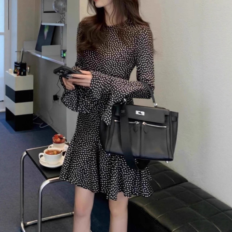 Early Autumn French High-End Elegant Black Polka Dot Chiffon Short Skirt New Versatile Bell Sleeve Slim Dress Women's Clothing Early Autumn French High-End Elegant Black Polka Dot Chiffon Short Skirt New Versatile Bell Sleeve Slim Dress Women's Clothing