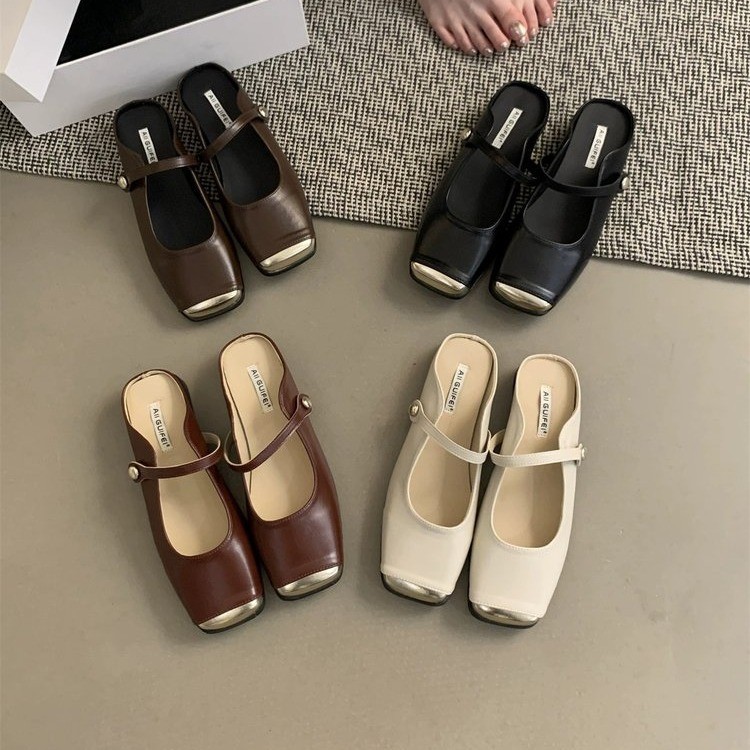 Fashionable mule square toe for leisure made of soft leather flat