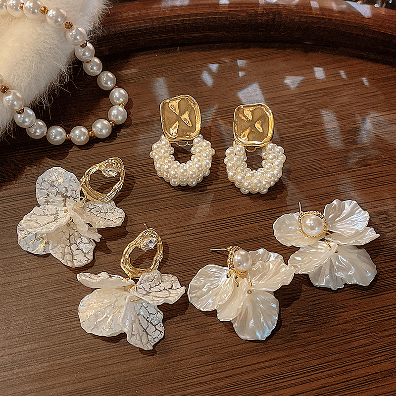 Geometric, Flower Pattern 1 Pair Simple Style Geometric Flower Plating Alloy Drop Earrings