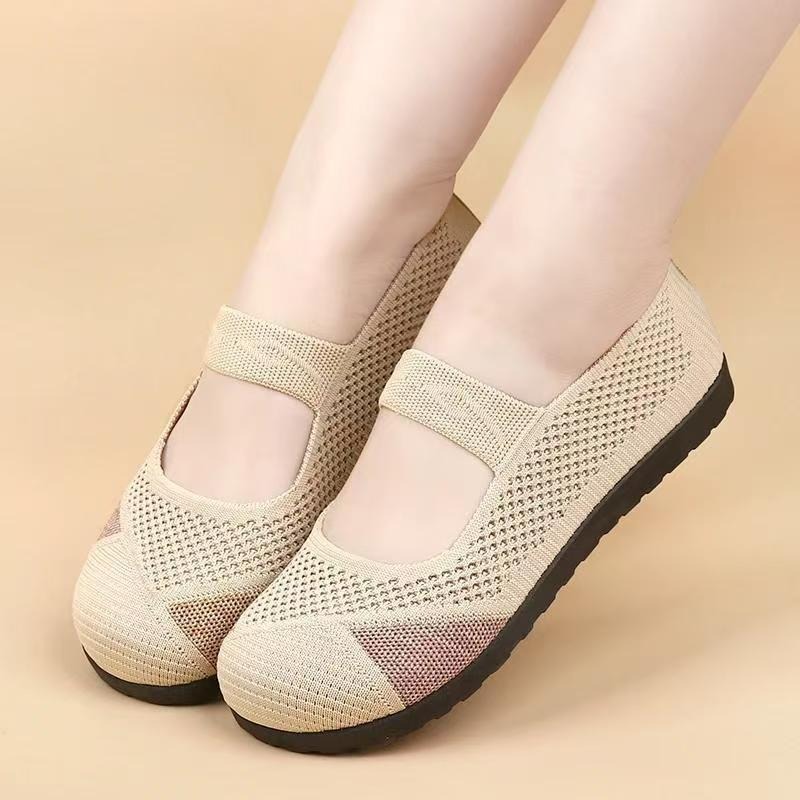 2026 mujer malla transpirable suela suave antideslizante un pedaleo madres de mediana edad superficial zapatos de tela casuales de moda nuevos