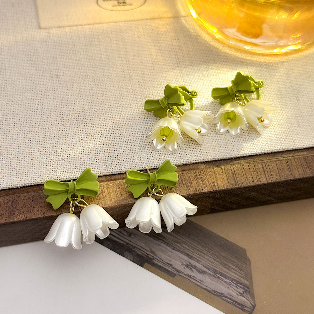 Mori Bowknot Bell Orchid Pendientes sin orejas perforadas sin dolor Pendientes de flores de alta calidad Lujo ligero Pendientes simples y de moda