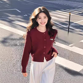 酒红色外搭针织开衫毛衣外套女新款韩系秋冬装穿搭高级感短款上衣