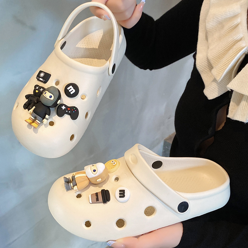 2025 New Cartoon Cute Croc Shoes Couple Style Summer Beach Shoes Baotou Half Slippers Non-Slip Thick Sole for Outerwear 2025 New Cartoon Cute Croc Shoes Couple Style Summer Beach Shoes Baotou Half Slippers Non-Slip Thick Sole for Outerwear