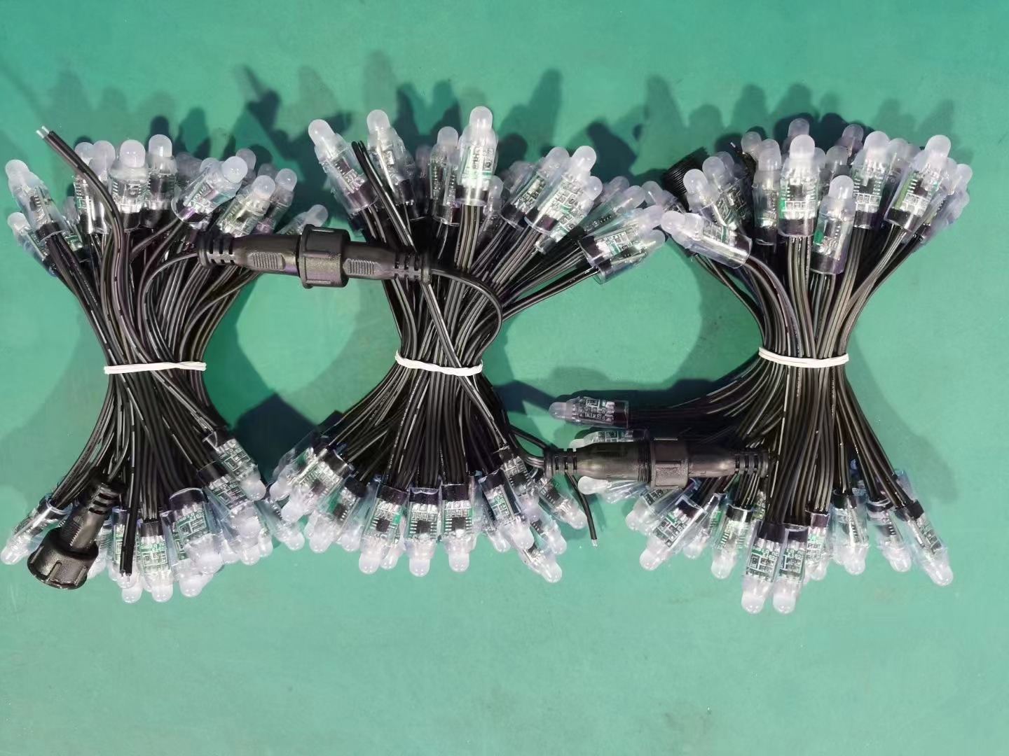 WS2811全彩外露灯穿孔字发光字灯串12mm幻彩模组190