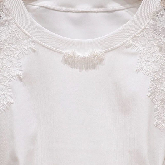 Short-sleeved 2025 slim-fit new spring and summer lace design summer hollow round neck stitching white short top