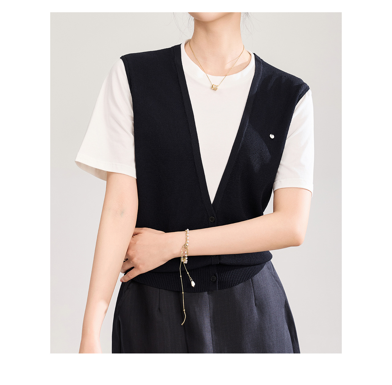 Áo thun dệt kim tay ngắn cổ tròn chất liệu Tencel siêu mịn — màu xanh navy chi tiết 3