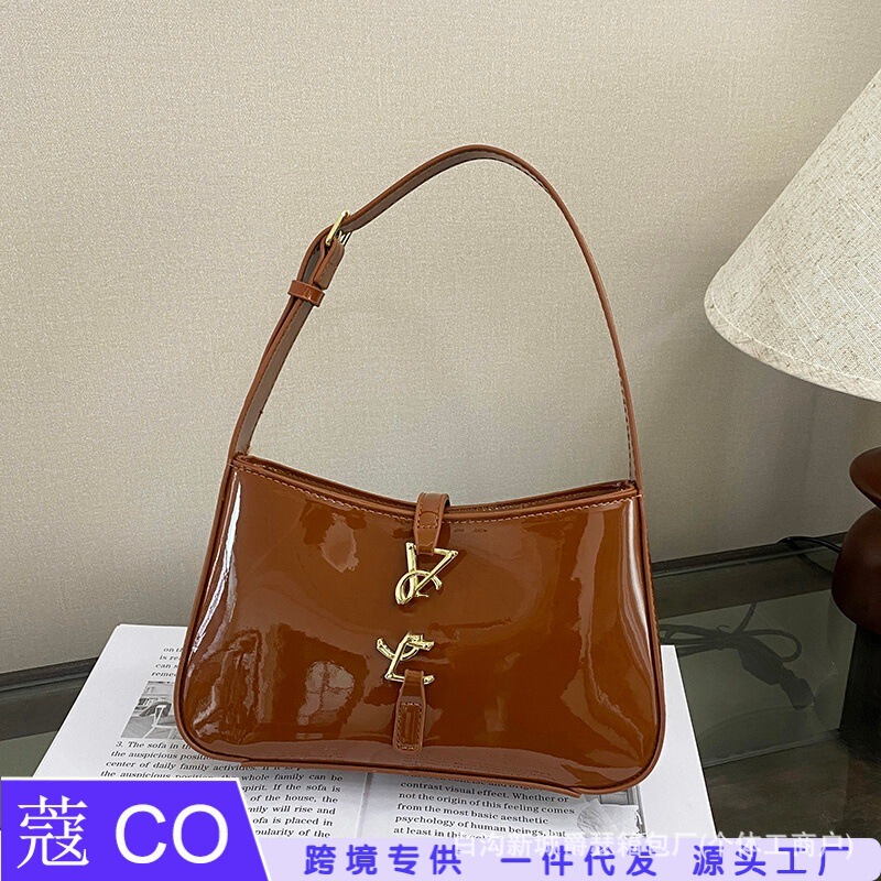 Glossy, high-end, versatile underarm bag, cross-border 2026 new baguette bag, solid color, trendy and fashionable shoulder handbag