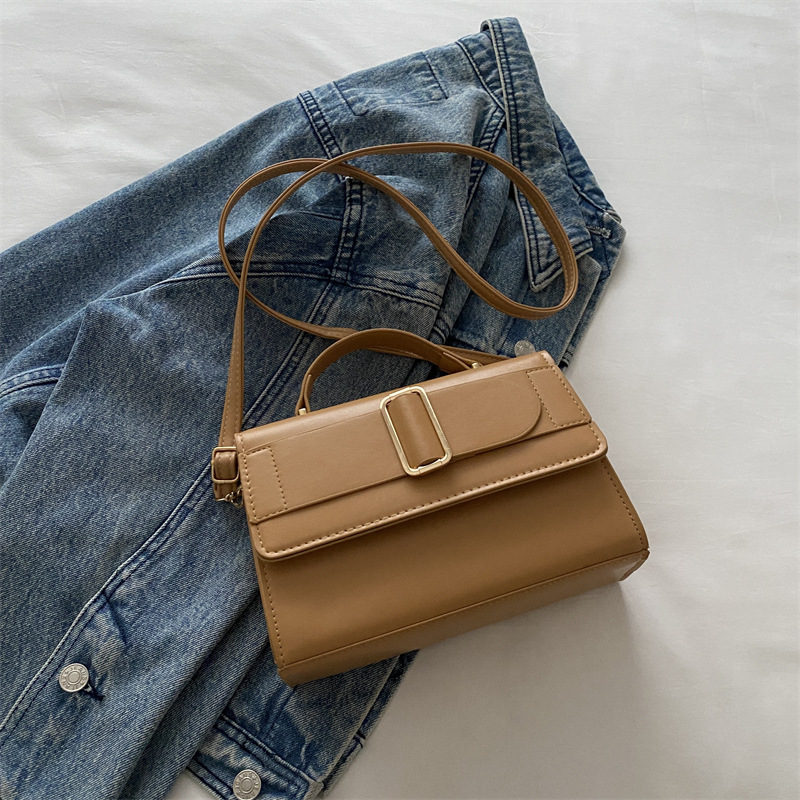 Bolso cuadrado pequeño estilo retro de Hong Kong para mujer 2024 nuevo bolso de mensajero portátil de moda coreana otoño e invierno bolso de hombro con textura de color sólido