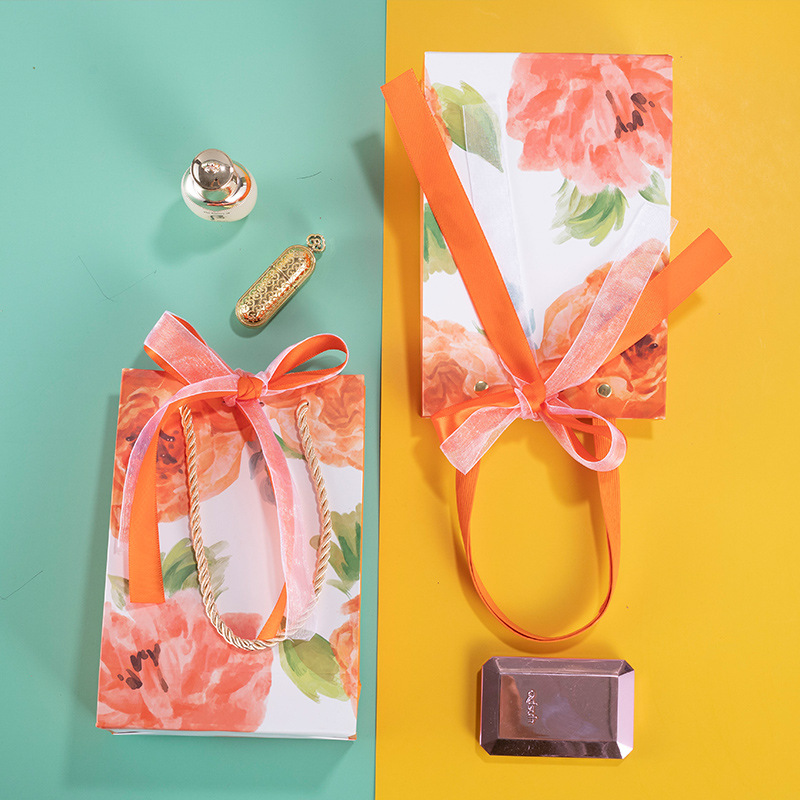 Small and Fresh Gift Bag, Exquisite Birthday Gift, Gift Bag with Dual-Color Ribbon and Bow, Paper Bag in Instagram Style