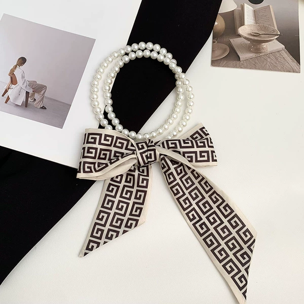 Paperback Champagne [Pearl Silk Scarf]