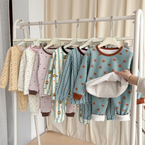 Children's keep warm set