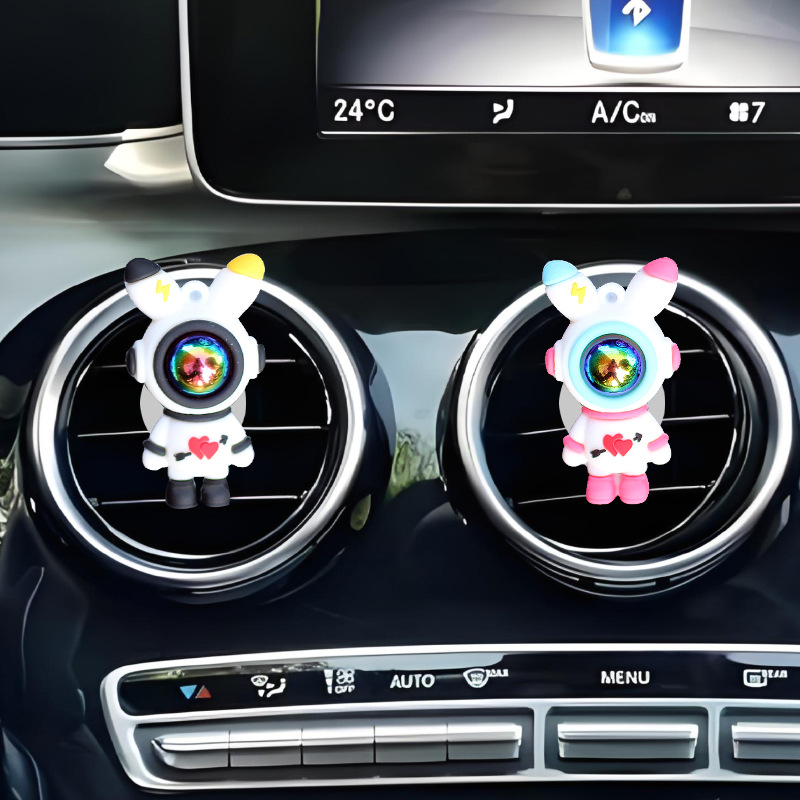 Productos explosivos Salida de aire del automóvil Viajando por el cielo estrellado Conejo astronauta clip aromaterapia perfume de automóvil adorno de dibujos animados accesorios decorativos