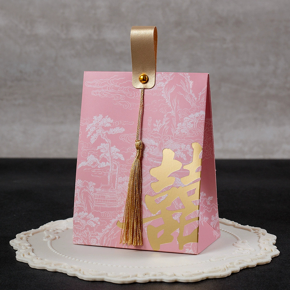 Pink hot stamping happy words [hand-carrying tassel candy box]