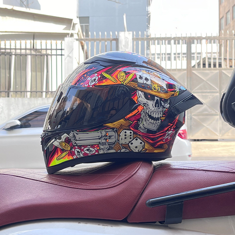 El casco completo del casco de la cola grande de la motocicleta Jiekai se puede instalar con auriculares Bluetooth