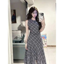 法式复古格子无袖连衣裙女夏季新款小个子甜美温柔风不规则长裙子