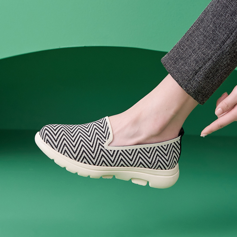 B888-42025 Herbst Winter Neue Licht Kissen Anti-Slip Runde Kappe Mittleren Alters Und Ältere Komfortable Atmungsaktive Flache Schuhe_voghion.com