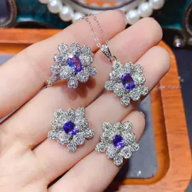 宝石手饰;宝石项饰;宝石耳饰