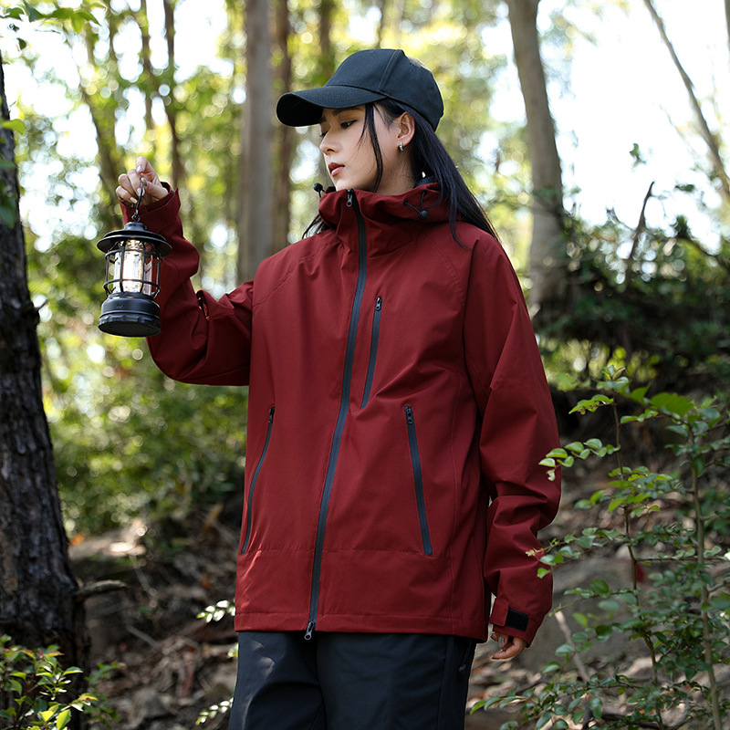 Ropa de asalto al aire libre para mujeres delgadas encapuchadas primavera y otoño nueva ropa de pesca a prueba de viento a prueba de agua tamaño grande turismo tibetano