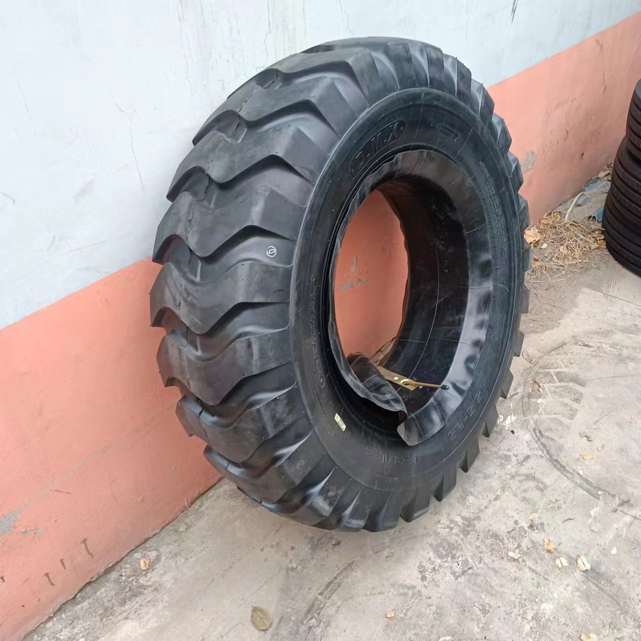 现货供应15.5-25 E3花纹 装载机轮胎 铲车轮胎 工程轮胎 批发