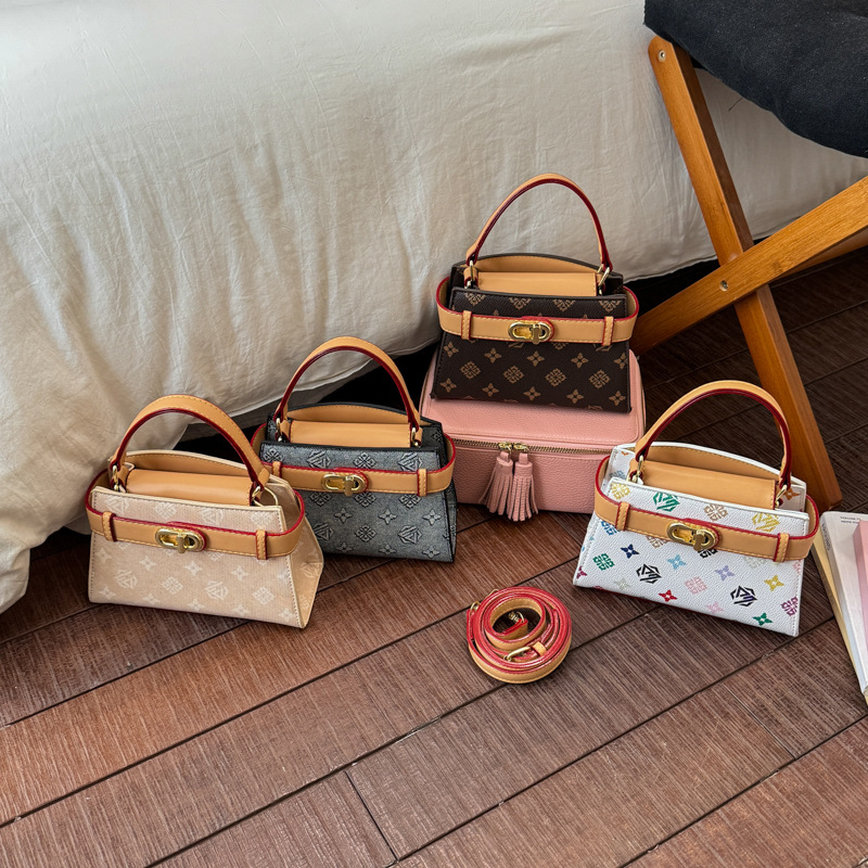 Elegant and Luxurious Handbag with Floral Print for Women, 2026 New Model, Niche Commuter Versatile Shoulder and Crossbody Bag for Women
