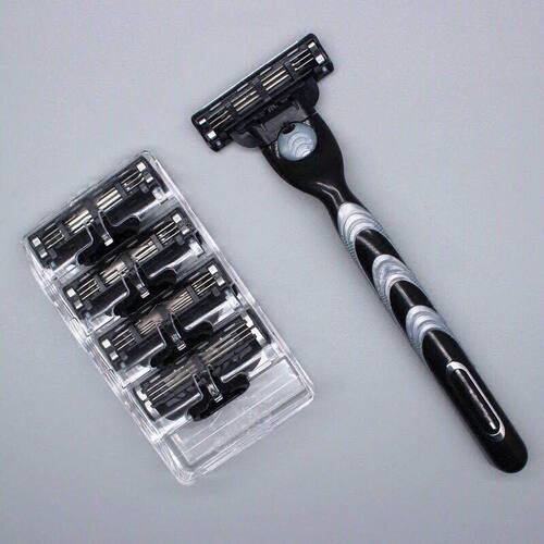 A Three-Layer Manual Men's Shaving Razor with 3-Blade Shaving Head, a Best-Selling Export Product