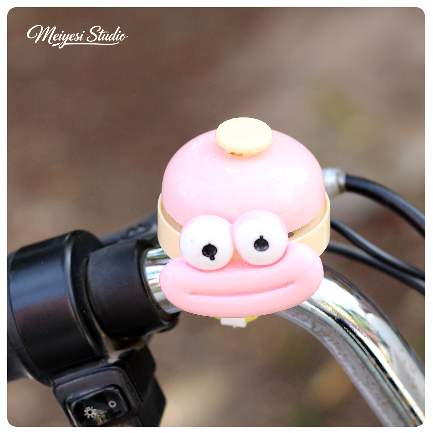 Bicicletas infantiles de montaña campana adornos de dibujos animados encantadores equilibrio coche scooter tranvía mano pulsa bocina súper fuerte