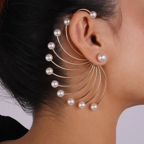 Europe and the United States the new exaggerated personality fan earrings women's ears hang geometry imitation pearl earrings wholesale restoring ancient ways