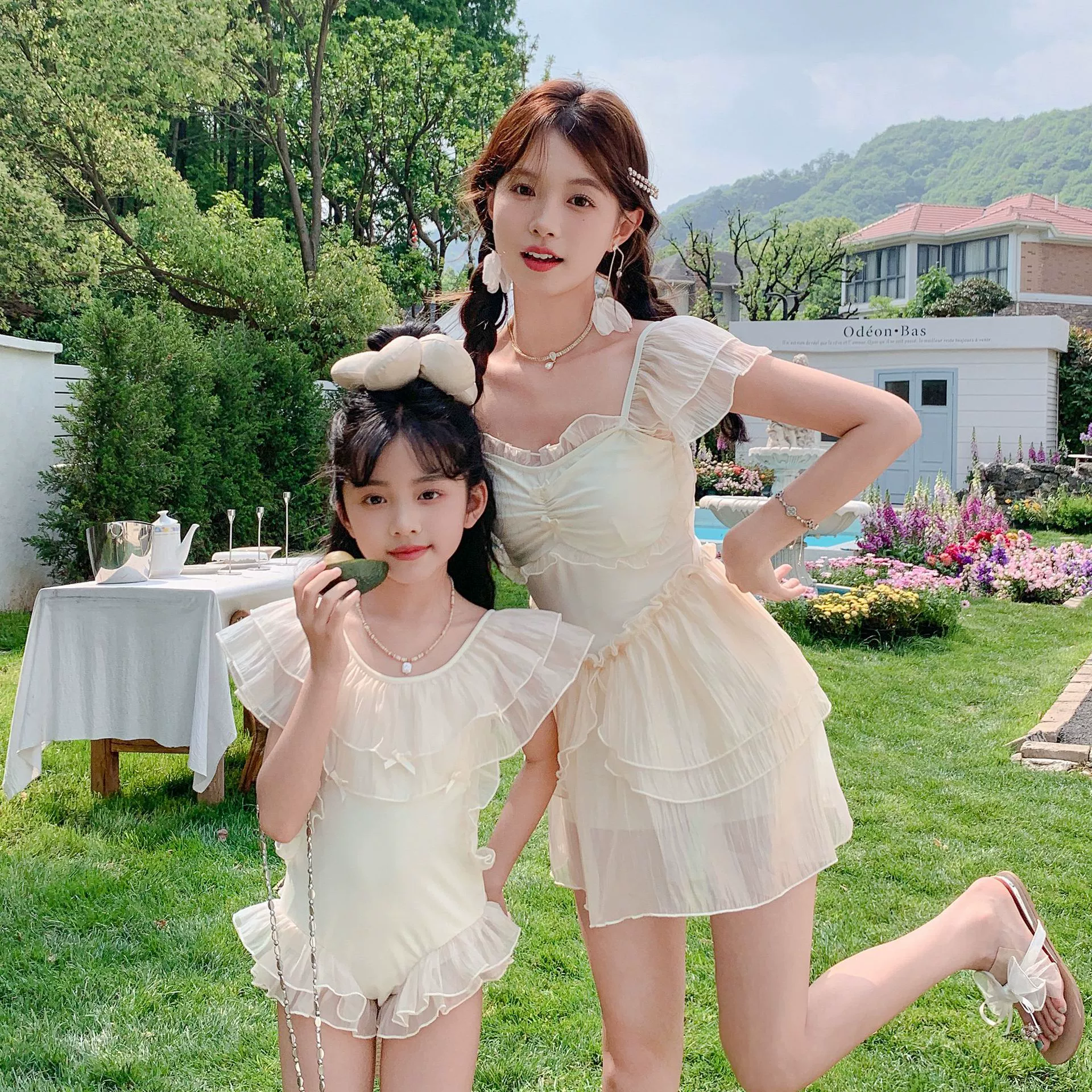 Купальник для родителей и детей, модный женский цельный купальник в стиле маленькой ароматной юбки, детский купальник с рюшами и бантом для маленьких девочек