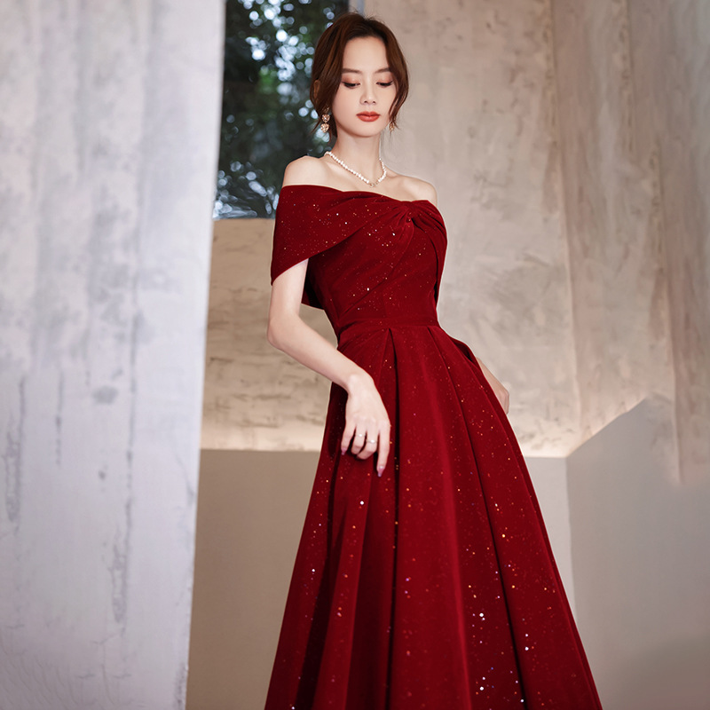 Bride's Toast Dress 2025 New Red One-Shoulder Engagement Dress That Can Be Worn as a Home Dress for Small People