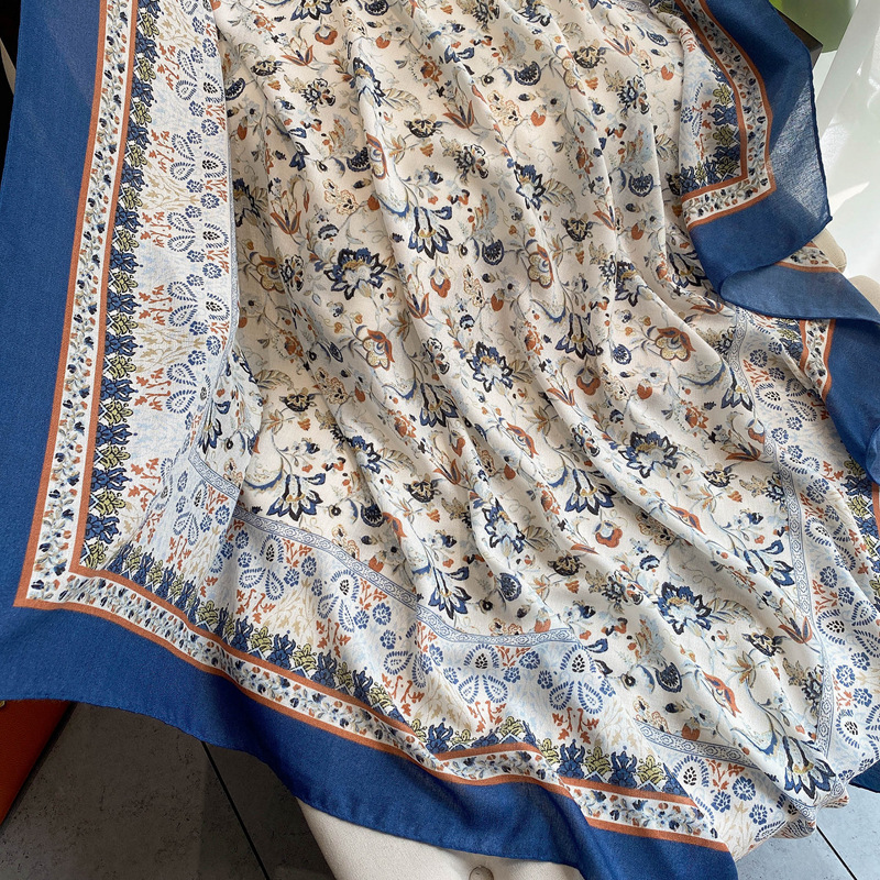 Nueva planta flor impresión decorativa de algodón y lino mano-sensación bufanda cuadrada grande playa protector solar bufanda de seda 135*135cm